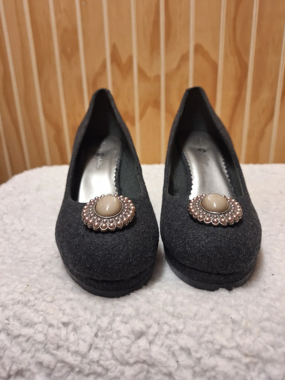 NEW Lindsay Phillips Wedge Pumps with Jeweled Brooch - Gray 7